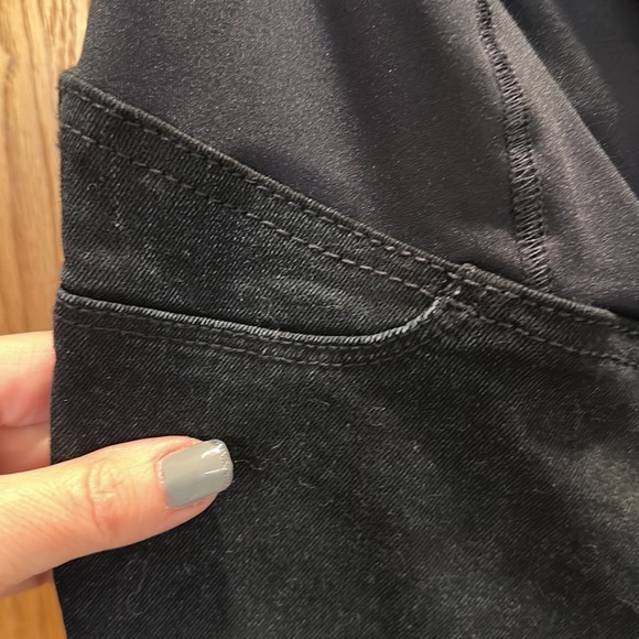 Isabel Maternity Black Over Belly Bermuda shorts with supportive crossov… - Picture 6 of 13